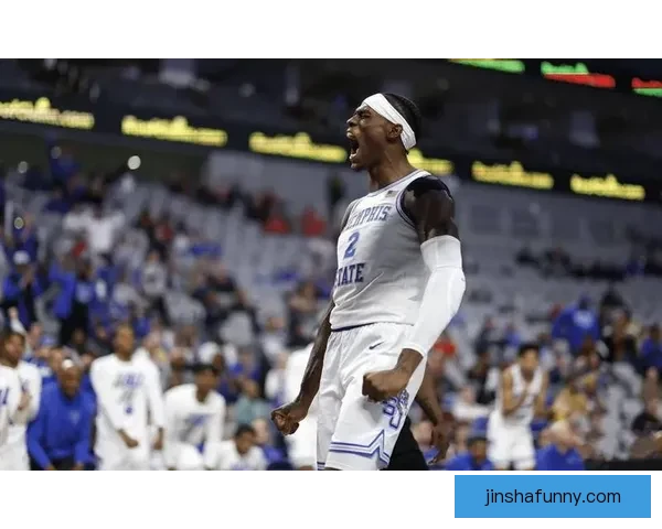 杜伦带伤吃药冲澡咬牙拼到最后活塞锁定东部第一球迷苦等终迎荣耀时刻